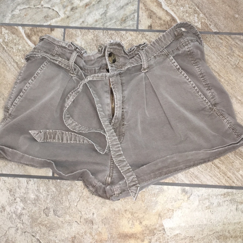 American Eagle tie jean shorts